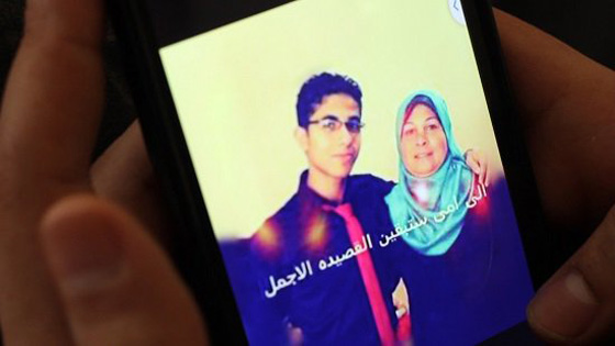 قصة مؤثرة: بالصور، توفت والدته بالسرطان فاحتفل محمد بتخرجه في المستشفى! صورة رقم 1 قصة مؤثرة: بالصور، توفت والدته بالسرطان فاحتفل محمد بتخرجه في المستشفى! صورة رقم 1