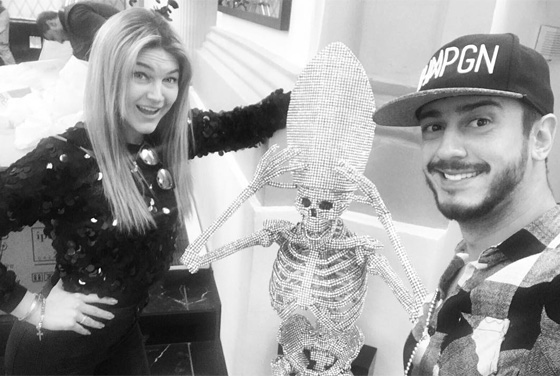 صورة حقيبة سعد المجرد في غرفة عارضة الأزياء الإيطالية تفضح علاقتهما! صورة رقم 7