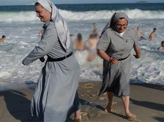  اغلاق حساب إمام فلورنسا صاحب صور الراهبات على الشاطئ صورة رقم 2