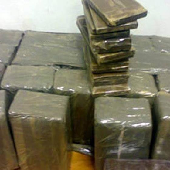 دبلوماسيون استغلوا مناصبهم وحصانتهم لتهريب السجائر والحشيش صورة رقم 2