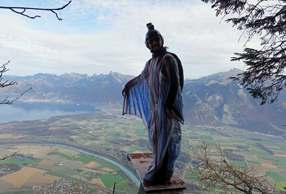 شاهد كيف لقي المغامر الطائر حتفه على جبال الالب صورة رقم 8 شاهد كيف لقي المغامر الطائر حتفه على جبال الالب صورة رقم 8