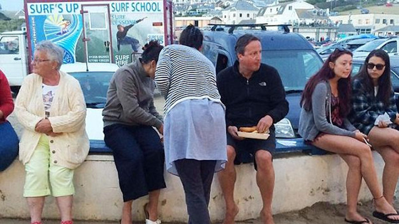 كاميرون كما لم تشاهده من قبل.. حافي وجائع على رصيف الشارع! صورة رقم 1 كاميرون كما لم تشاهده من قبل.. حافي وجائع على رصيف الشارع! صورة رقم 1