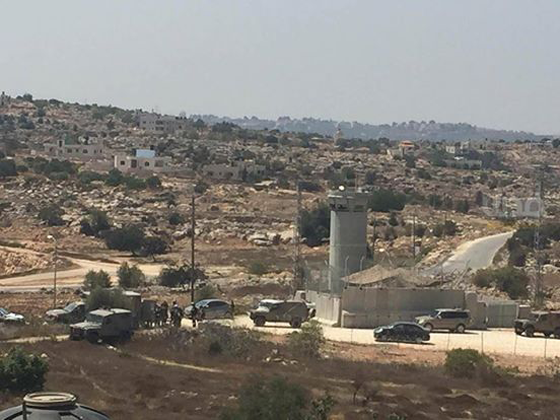 هل هي شرارة انتفاضة؟.. مواجهة عنيفة بين الاحتلال وشبان فلسطينيين صورة رقم 7 هل هي شرارة انتفاضة؟.. مواجهة عنيفة بين الاحتلال وشبان فلسطينيين صورة رقم 7