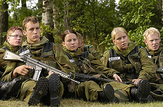 مساواة تسيل اللعاب: مجندات النرويج ينمن مع جنودها في مكان واحد صورة رقم 3 مساواة تسيل اللعاب: مجندات النرويج ينمن مع جنودها في مكان واحد صورة رقم 3