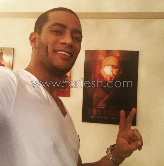 رجل اعمال يسخر من الفنان محمد رمضان وصورته بجوار سيارتيه صورة رقم 5