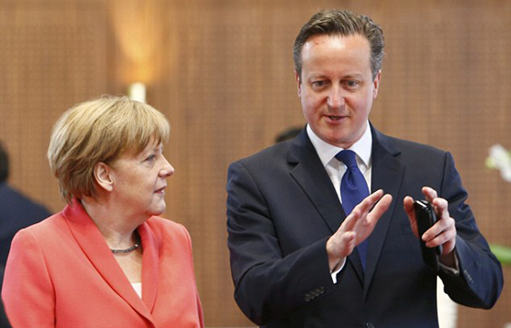 كتاب عن سيرته الذاتية يكشف: ميركل كانت مغرومة بكاميرون صورة رقم 5 كتاب عن سيرته الذاتية يكشف: ميركل كانت مغرومة بكاميرون صورة رقم 5