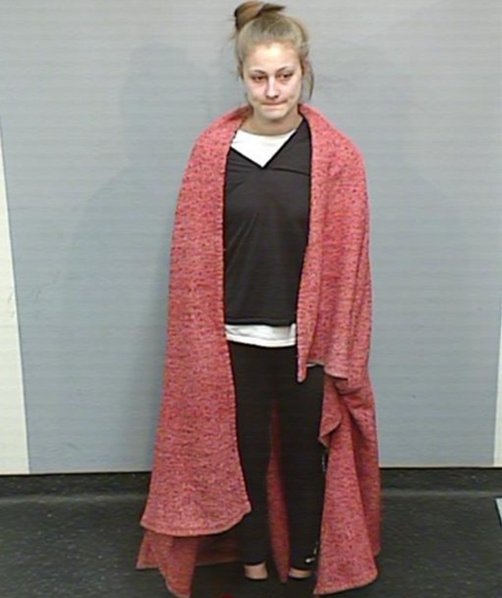 هاربة من السجن تطلب من الشرطة استخدام صورة جميلة لها فيتم اعتقالها صورة رقم 2 هاربة من السجن تطلب من الشرطة استخدام صورة جميلة لها فيتم اعتقالها صورة رقم 2