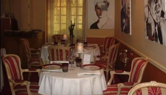 فرنسا تتطرف.. صاحب مطعم يرفض تقديم الخدمة لمحجبتين ويثير جدلا صورة رقم 2 فرنسا تتطرف.. صاحب مطعم يرفض تقديم الخدمة لمحجبتين ويثير جدلا صورة رقم 2