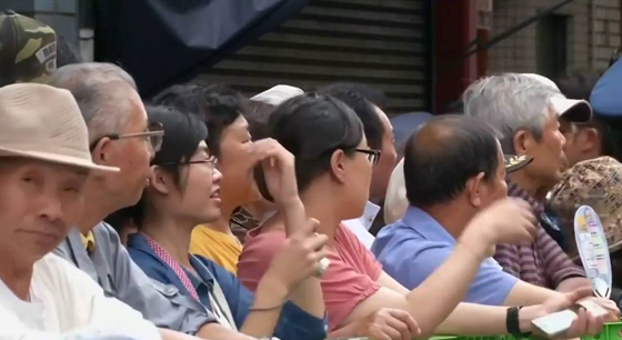 نهر من المحتفلين بمهرجان السامبا يتدفقون الى العاصمة اليابانية صورة رقم 4 نهر من المحتفلين بمهرجان السامبا يتدفقون الى العاصمة اليابانية صورة رقم 4