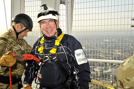 رجل اعمال يتخلى عن شركته ويكتبها باسماء موظفيه لانهم الأفضل صورة رقم 10 رجل اعمال يتخلى عن شركته ويكتبها باسماء موظفيه لانهم الأفضل صورة رقم 10