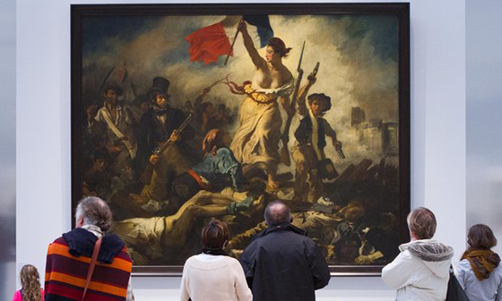 فرنسا تنشغل بمقارنة تمثال ماريان بالبوركيني الغضبان صورة رقم 3