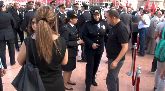 شاهد اول شرطية تركية محجبة.. بالصور والفيديو صورة رقم 5