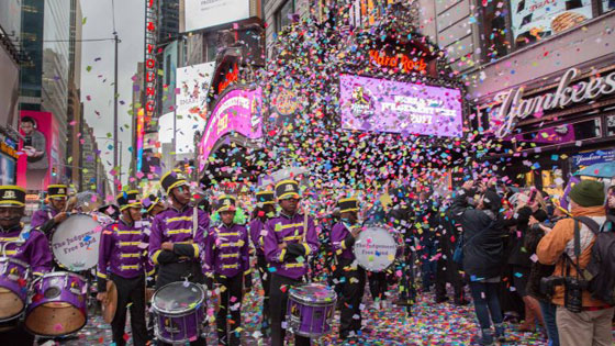 فيديو مدهش.. الكرة البلورية تزين احتفالات نيويورك بالعام الجديد صورة رقم 4