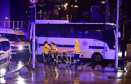 مجزرة ليلة رأس السنة في اسطنبول.. 39 قتيلاً وعشرات الجرحى  صورة رقم 16