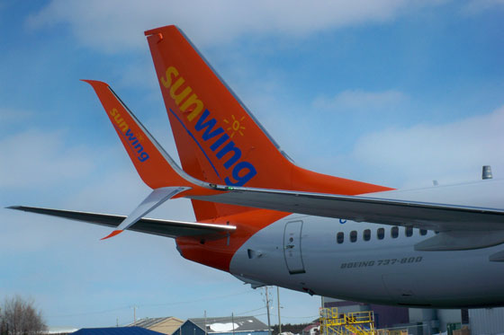 كندا توقف طيار بحال من الثمالة قبل اقلاعه بطائرة على متنها 99 راكبا  صورة رقم 6