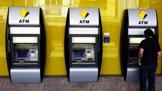 حلم كل لص.. بنك مفتوح على مصراعيه دون موظفين او رجال امن! صورة رقم 2