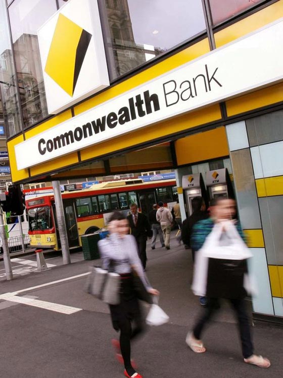 حلم كل لص.. بنك مفتوح على مصراعيه دون موظفين او رجال امن! صورة رقم 1