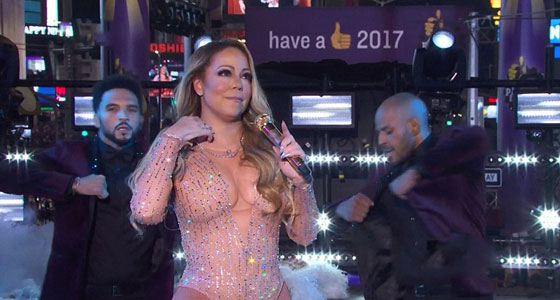ماريا كاري تودع عام 2016 بعطل فني في حفل شاهده الملايين صورة رقم 15