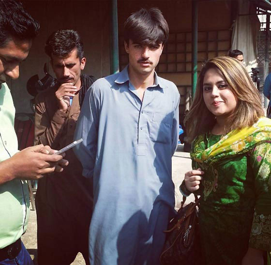 بائع الشاي الذي اشعل تويتر يستعد لتصوير اول مشهد تمثيلي له في دبي صورة رقم 3