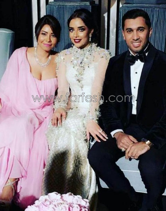 مُقدم برنامج يصف شيرين عبد الوهاب بـ(بنت القلعة) وينتقد فستانها.. فيديو صورة رقم 8