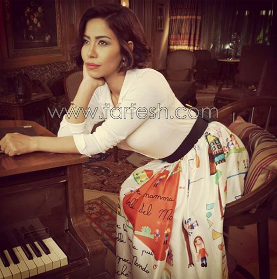 مُقدم برنامج يصف شيرين عبد الوهاب بـ(بنت القلعة) وينتقد فستانها.. فيديو صورة رقم 20
