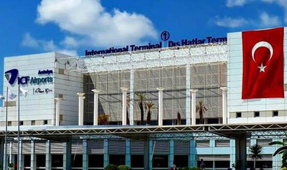 سوري يثير الرعب في مطار انطاليا بقنبلة وهمية وصراخ الله أكبر.. فيديو صورة رقم 2