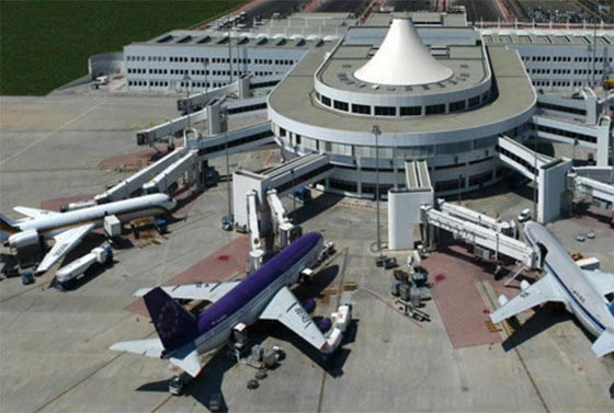 سوري يثير الرعب في مطار انطاليا بقنبلة وهمية وصراخ الله أكبر.. فيديو صورة رقم 3