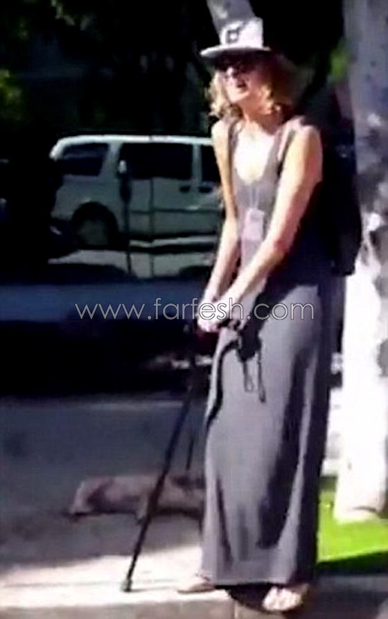 فيديو مروع.. امرأة تبكي كلبتها بعد ان اجهز عليها كلب مفترس في الشارع صورة رقم 3