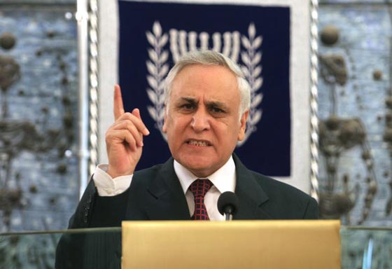 تاريخ الفساد في إسرائيل.. تحقيقات أطاحت بأبرز قادة لإسرائيل  صورة رقم 6