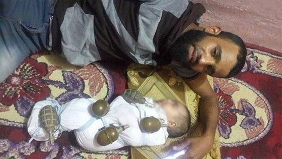 اعتقال ملتحي تونسي ظهر في صورة مع رضيع مفخخ بالقنابل صورة رقم 1