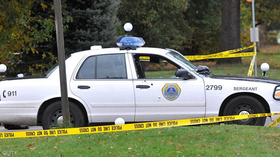 شرطي ينقذ امرأة مغتصبة في محطة وقود فتسرق سيارته وتهرب! فيديو صورة رقم 15