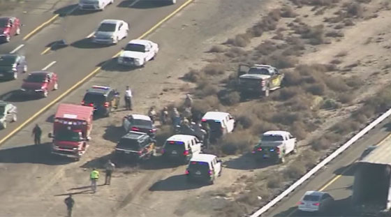 شرطي ينقذ امرأة مغتصبة في محطة وقود فتسرق سيارته وتهرب! فيديو صورة رقم 9