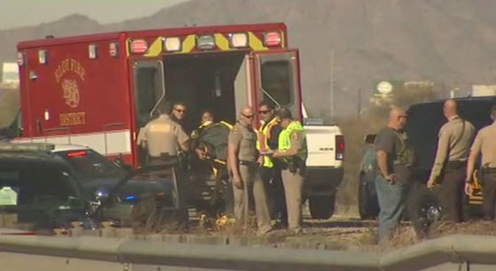 شرطي ينقذ امرأة مغتصبة في محطة وقود فتسرق سيارته وتهرب! فيديو صورة رقم 7