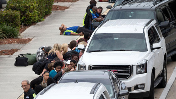 فيديو لمنفذ الاعتداء على مطار فلوريدا وهو يطلق النار وحالة فزع وارتباك صورة رقم 11