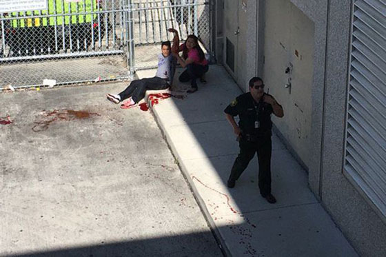 فيديو لمنفذ الاعتداء على مطار فلوريدا وهو يطلق النار وحالة فزع وارتباك صورة رقم 23