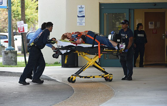 امريكي ينجو من هجوم مطار فلوريدا بفضل جهاز لابتوب كان يحمله صورة رقم 7