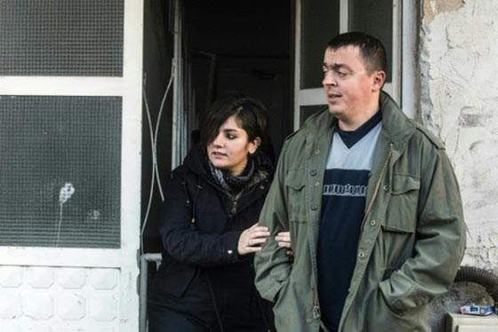 حب من أول نظرة بين لاجئة عراقية وشرطي صربي يتكلل بالزواج صورة رقم 10