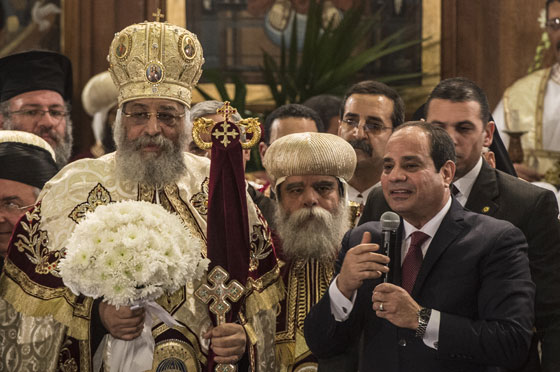 السيسي يهنئ البابا تواضروس ويعلن عن بناء اكبر كنيسة ومسجد متجاورين صورة رقم 6