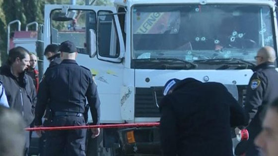 لماذا هرب الجنود الاسرائيليون ولم يوجهوا لدى تنفيذ عملية الدهس! فيديو صورة رقم 4