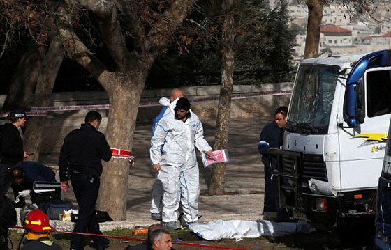 لماذا هرب الجنود الاسرائيليون ولم يوجهوا لدى تنفيذ عملية الدهس! فيديو صورة رقم 14