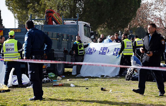 لماذا هرب الجنود الاسرائيليون ولم يوجهوا لدى تنفيذ عملية الدهس! فيديو صورة رقم 15