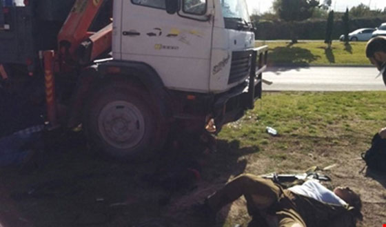 لماذا هرب الجنود الاسرائيليون ولم يوجهوا لدى تنفيذ عملية الدهس! فيديو صورة رقم 20