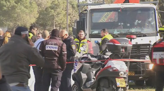 لماذا هرب الجنود الاسرائيليون ولم يوجهوا لدى تنفيذ عملية الدهس! فيديو صورة رقم 21