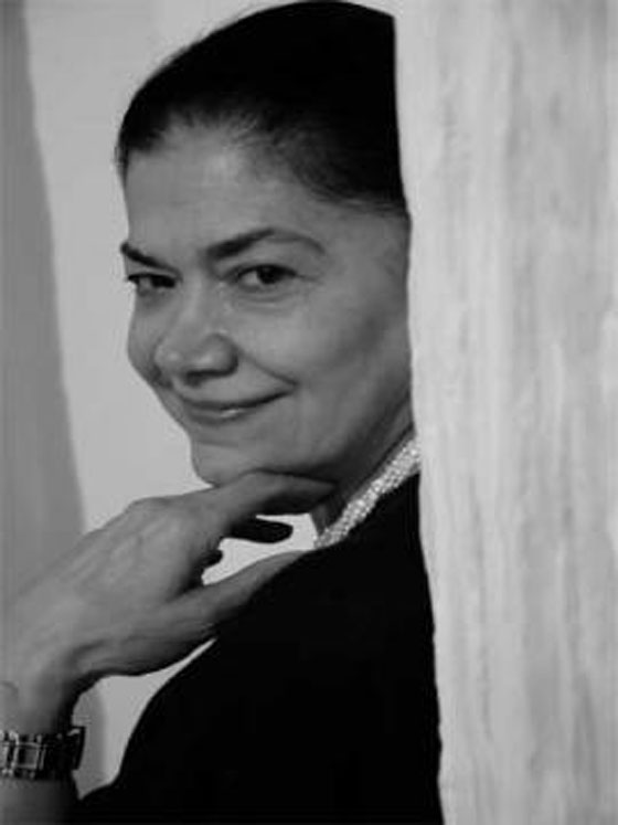 لبنانية تحول شظايا القذائف إلى منحوتات فريدة صورة رقم 28