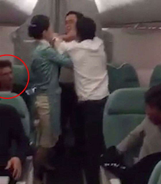 السماح باستخدام الصاعق الكهربائي على طائرات كورية  للسيطرة على الشغب صورة رقم 3