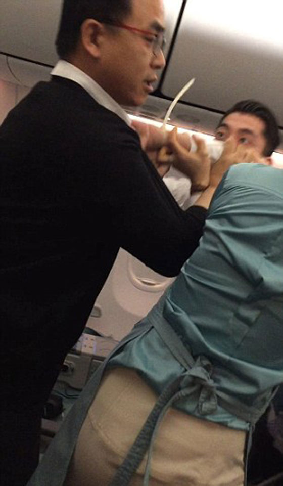 السماح باستخدام الصاعق الكهربائي على طائرات كورية  للسيطرة على الشغب صورة رقم 14