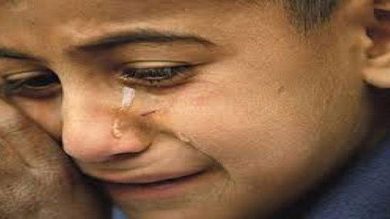 فيديو مؤثر يفطر القلوب: تعذيب طفل في دار أيتام فجراً بماء بارد صورة رقم 2