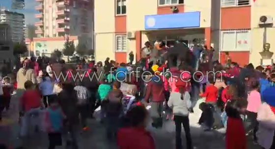 شاحنات محملة بالثلوج لإسعاد الأطفال في تركيا صورة رقم 9