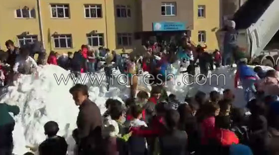 شاحنات محملة بالثلوج لإسعاد الأطفال في تركيا صورة رقم 12