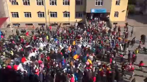 شاحنات محملة بالثلوج لإسعاد الأطفال في تركيا صورة رقم 13